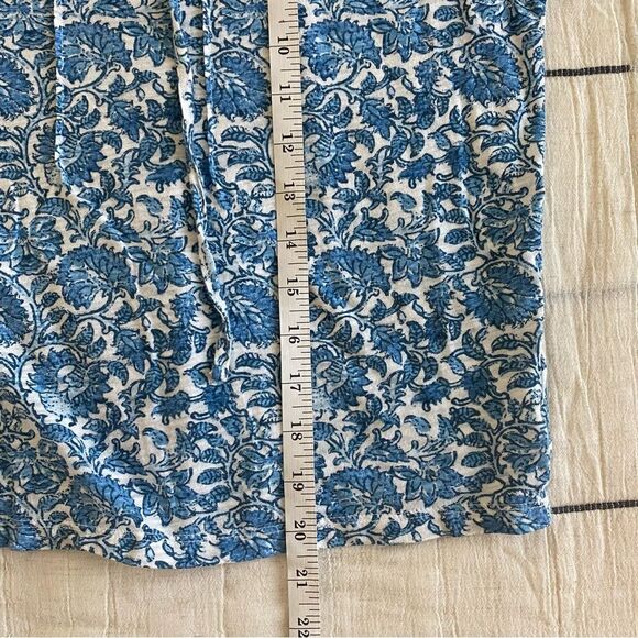 Lucky Brand Blue Floral Oversized Comfy Cropped Tee Tie Neck Top Size Medium - Picture 8 of 8